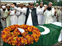 मारे गए पाकिस्तानी सैनिकों के शव