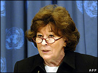 لوئيز آربور در سازمان ملل با خبرنگاران صحبت می کند