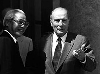 Thủ tướng Võ Văn Kiệt và tổng thống Pháp Francois Mitterand trong cuộc gặp ở Paris năm 1993