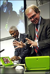 Kofi Annan e Nicholas Negroponte