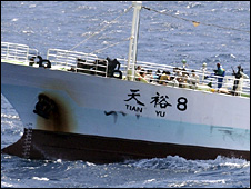 Tàu đánh cá TQ bị hải tặc tấn công ngoài bờ biển Somalia