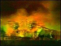 Chamas após colisão em Ryongchon