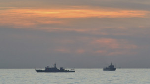 Tàu hải giám Trung Quốc trong cuộc đối đầu ở bãi cạn Scarborough