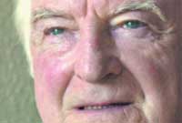 Gwyn Thomas, awdur y cyfieithiad Cymraeg