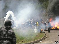 Indígenas bloqueiam estrada no Equador