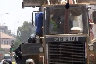 Vụ tấn công xe ủi