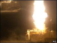 Tropas atacam supostos alvos leais a Saddam perto de Tikrit, no Iraque