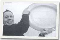 Cerflun Ann Catrin yn adrodd hanes y tân