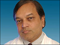 香港大学微生物学系病毒学主任裴伟士教授