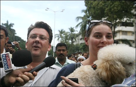 Thêm khách được giải cứu