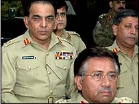 General Müşerref ve askeri komutanlar