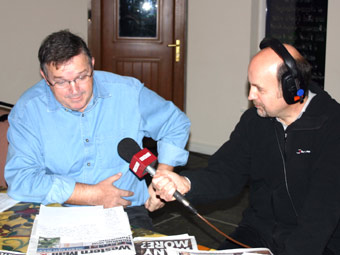 Terwyn Tomos a Garry Owen