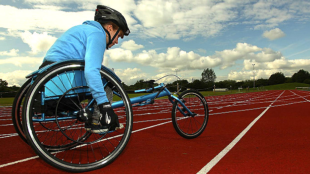 Silla de carrera a bajo costo diseñada por Motivation