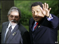 Lula com colega Hugo Chávez, da Venezuela, país que faz parte da Opep