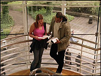 利物浦约翰摩尔大学学生