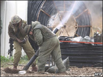 Soldados israelenses lançam morteiros na Faixa de Gaza