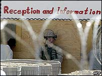 سرباز آمريکايی در زندان ابوغريب بغداد 