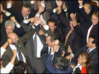 Deputados comemoram eleição e parabenizam Aldo Rebelo