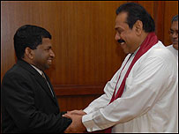 CM Pillayan (L) with President Rajapaksa