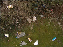 Litter on the A140
