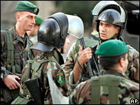  سربازان لبنانی در خیابان های بیروت مستقر شده اند