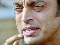 شعیب کے خلاف الزامات کی نوعیت اتنی سنگین نہیں کہ انہیں ٹیم میں شامل نہ کیا جائے