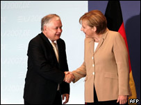 Cumhurbaşkanı Lech Kaczynski ve Merkel
