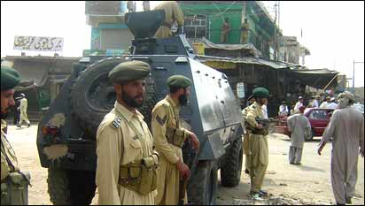 عساکر پاکستانی در مرز افغانستان و پاکستان