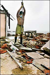 Sobrevivente do maremoto na Indonésia