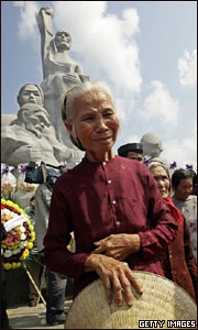 Tượng đài nạn nhân Mỹ Lai