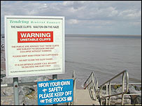 Steps down onto Fossil cliffs