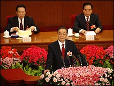 Вень Цзябао промовляє перед депутатами китайського парламенту