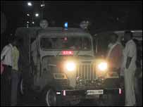 क्षेत्र में गश्त करती सरकारी गाड़ी