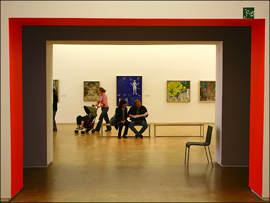 該藝術館藏品達到6萬件，是僅次於紐約現代藝術博物館的第二大藝術館。