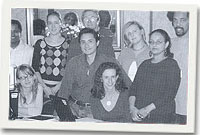 Y 14 gyda'u hyfforddwr Nigel Stevenson