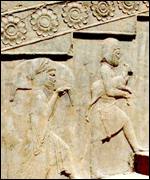 زرتشتيان در نوروز برای پادشاهان در پرسپوليس هدايايی می آوردند