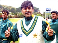 وقار یونس اور راشد لطیف کے ٹیم میں شامل کرنے کا امکان