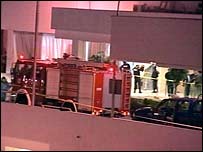 کاميون آتش نشانی در يکی از هتل های بمبگذاری شده