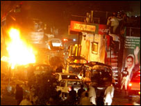 بینظیر کے قافلے پر حملہ