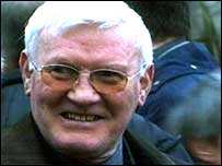 Sean Garland é acusado de distribuir os dólares falsos