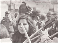 خاتون مظاہرین