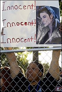 Những người hâm mộ tin rằng thần tượng không có tội