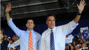 瑞安(左)與羅姆尼