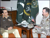 एडमिरल माइकल मुलेन और परवेज़ कियानी