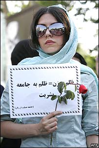 يک فعال حقوق زنان در تهران