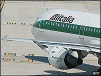 Bir Alitalia uçağı