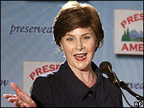 Bà Laura Bush