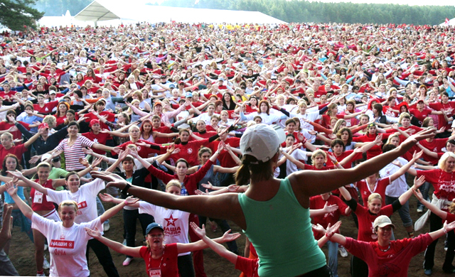 नाशी युवा आंदोलनकर्ता. (तस्वीर-एपी)