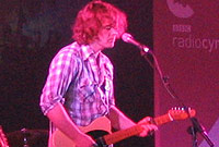 Alun Tan Lan yn perfformio yn y Gwobrau RAP