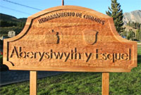 Arwydd yn dynodi'r efeillio ag  Aberystwyth